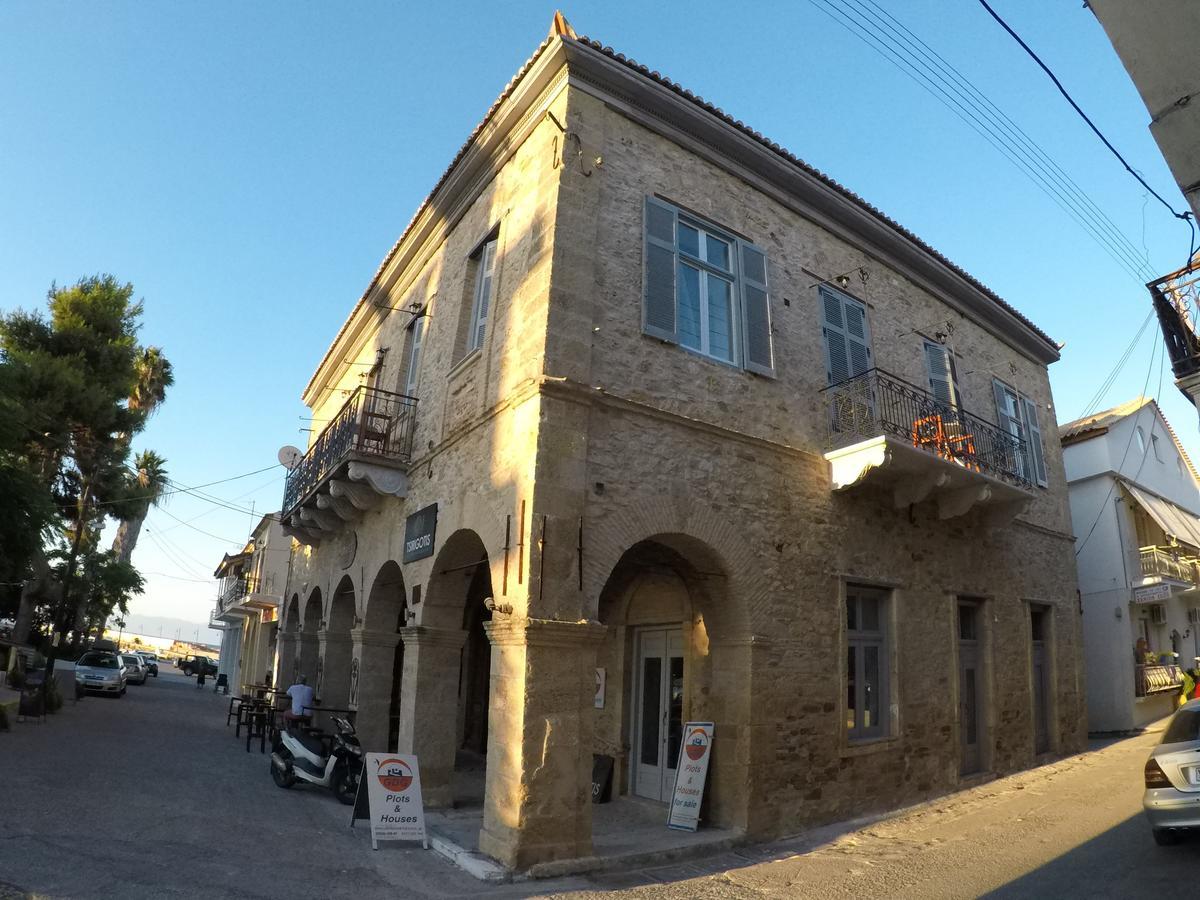Xenias Rooms Apartments Koróni Exterior foto